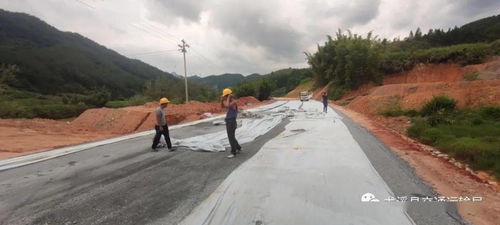 國(guó)道g235線尤溪西城至新陽(yáng) 大田界 公路工程一期開展路面結(jié)構(gòu)層施工