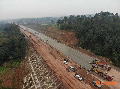 成宜高速眉山段路面工程全面啟動，區域交通迎來新篇章